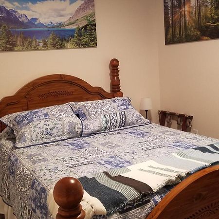 Hidefaraway 1 Queen 1 Full Beds For Same Price Sekiu Ngoại thất bức ảnh